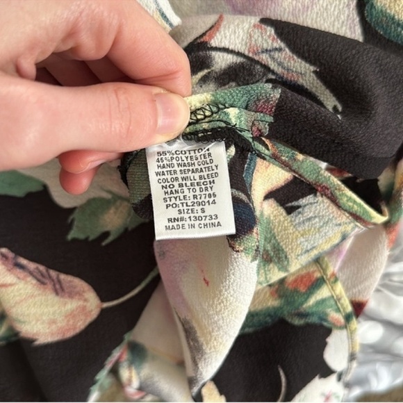 Umgee Boho Lightweight Tropical Floral Cold Shoulder Blouse Top - Picture 7 of 7